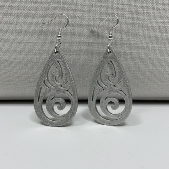 Elegantly Designed 3D Printed Earrings on Sterling Silver Hooks - Picture 5 of 5